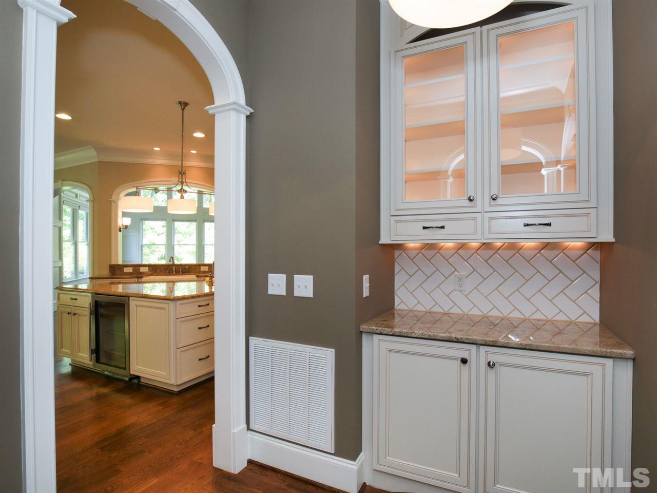 6020 Sarahcreek Court Raleigh, NC 27607 - Photo 8 of 24 Gallery Image 8