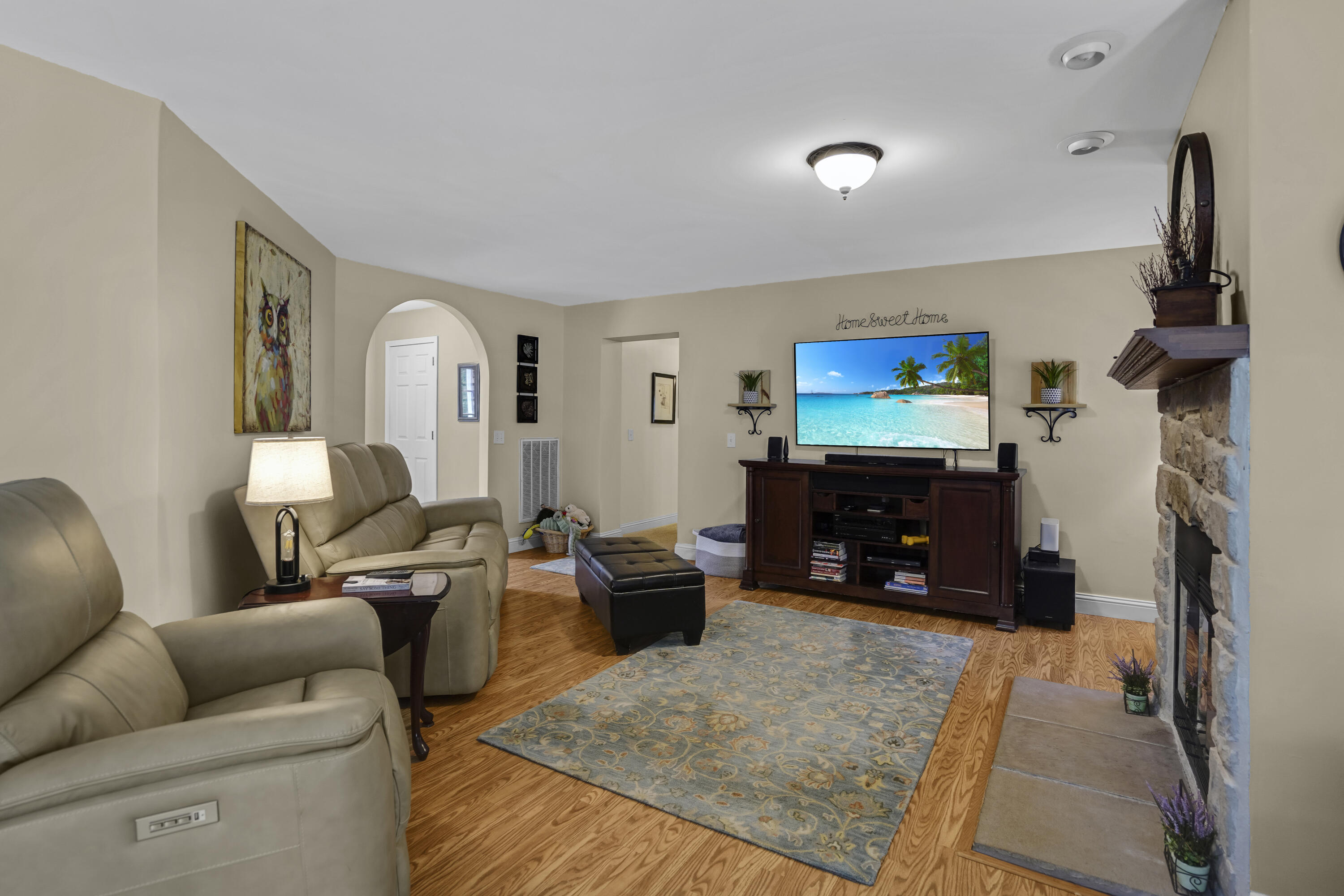 401 Whisperway Road Moneta, VA 24121 - Photo 7 of 60 Living Room
