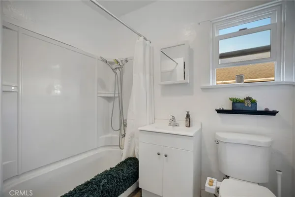 $1,099,000 | 7417 Alabama Avenue, Canoga Park, CA 91303