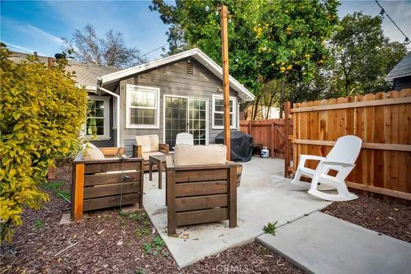 $1,099,000 | 7417 Alabama Avenue, Canoga Park, CA 91303