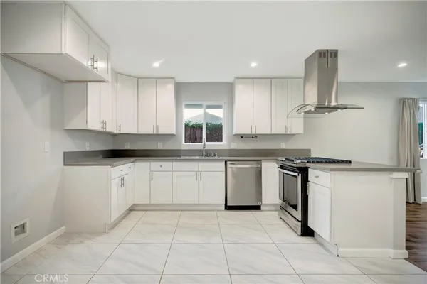 $1,099,000 | 7417 Alabama Avenue, Canoga Park, CA 91303