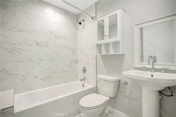 $1,099,000 | 7417 Alabama Avenue, Canoga Park, CA 91303