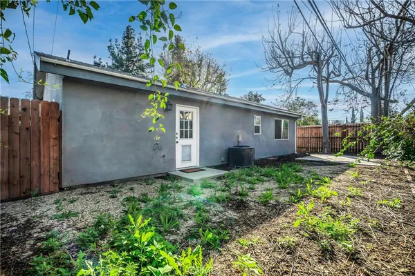 $1,099,000 | 7417 Alabama Avenue, Canoga Park, CA 91303