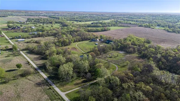 $975,000 | 811 Southwest 1171st Road, Holden, MO 64040