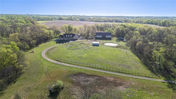 $975,000 | 811 Southwest 1171st Road, Holden, MO 64040