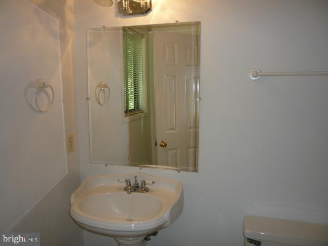 11998 Dumfries Road Manassas, VA 20112 - Photo 12 of 21 Bath (Master)