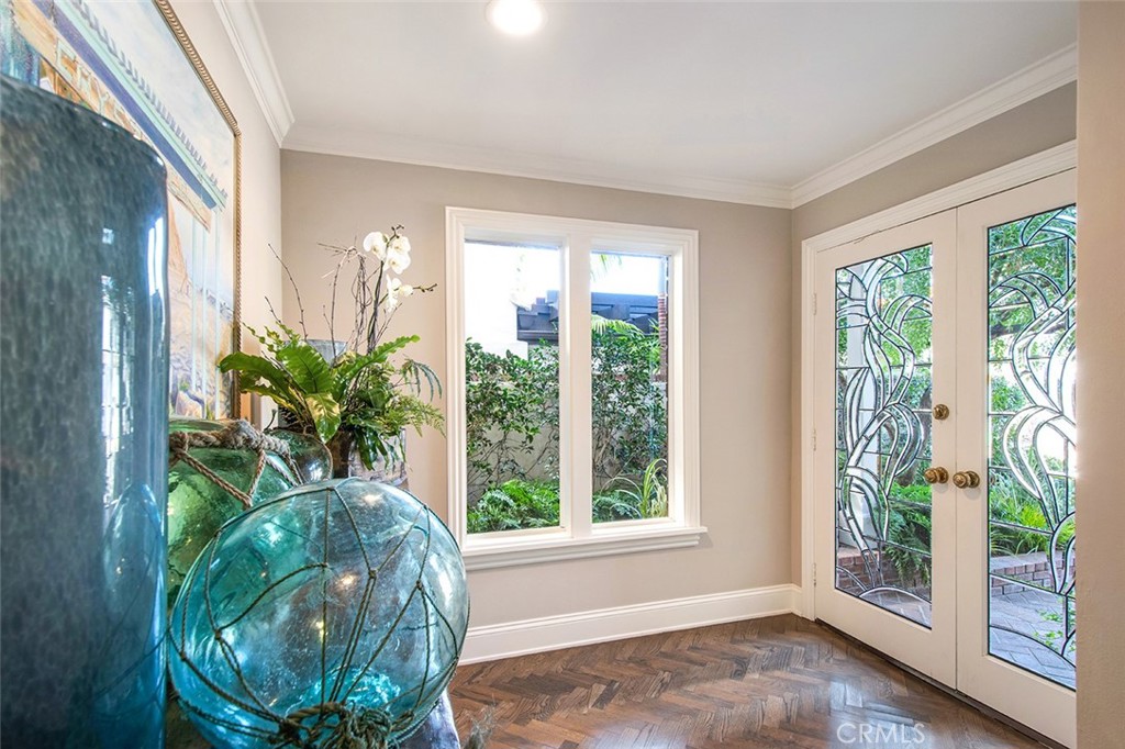 213 Via Firenze Newport Beach, CA 92663 - Photo 34 of 41 a view of a garden in a room