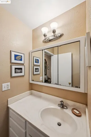 $350,000 | 250 Whitmore Street, Oakland, CA 94611