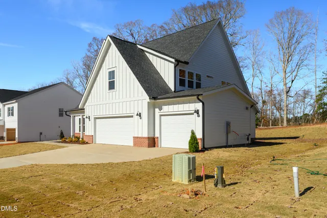 a view of utility room