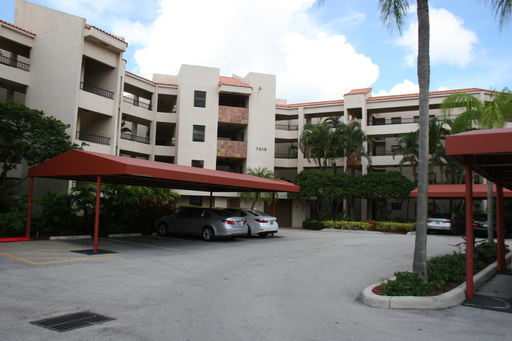 7519 La Paz Boulevard, Unit 104 Boca Raton, FL 33433 - Photo 2 of 25 Front