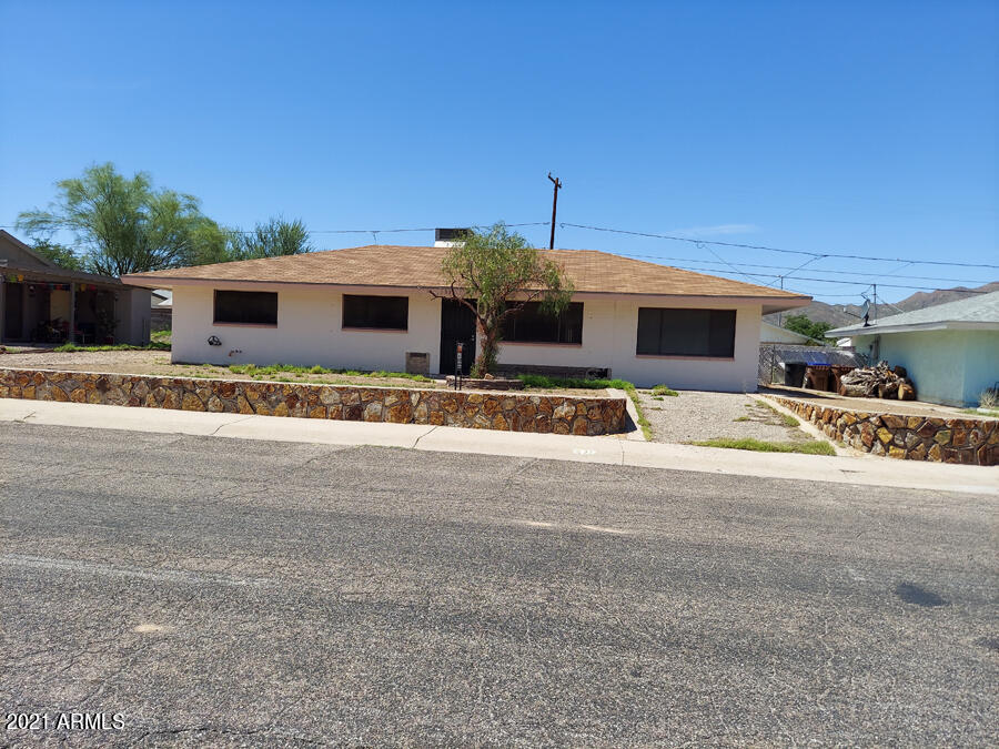 331 Danbury Road Kearny, AZ 85137 - Photo 1 of 19 331 D Front Facing