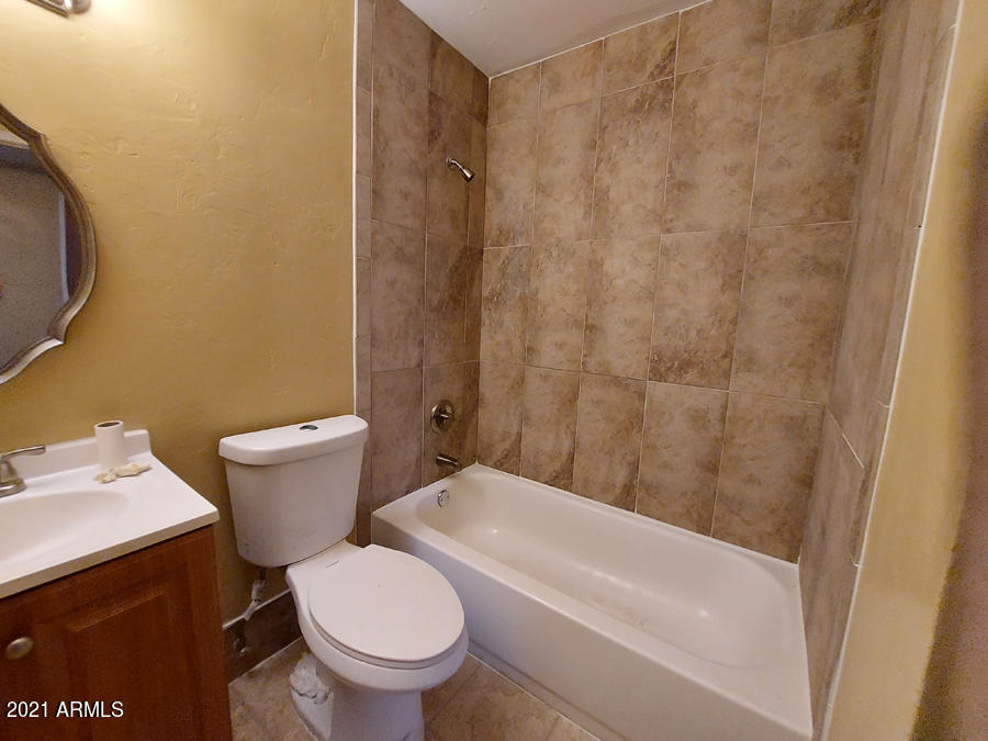 331 Danbury Road Kearny, AZ 85137 - Photo 15 of 19 331 D Main Bathroom