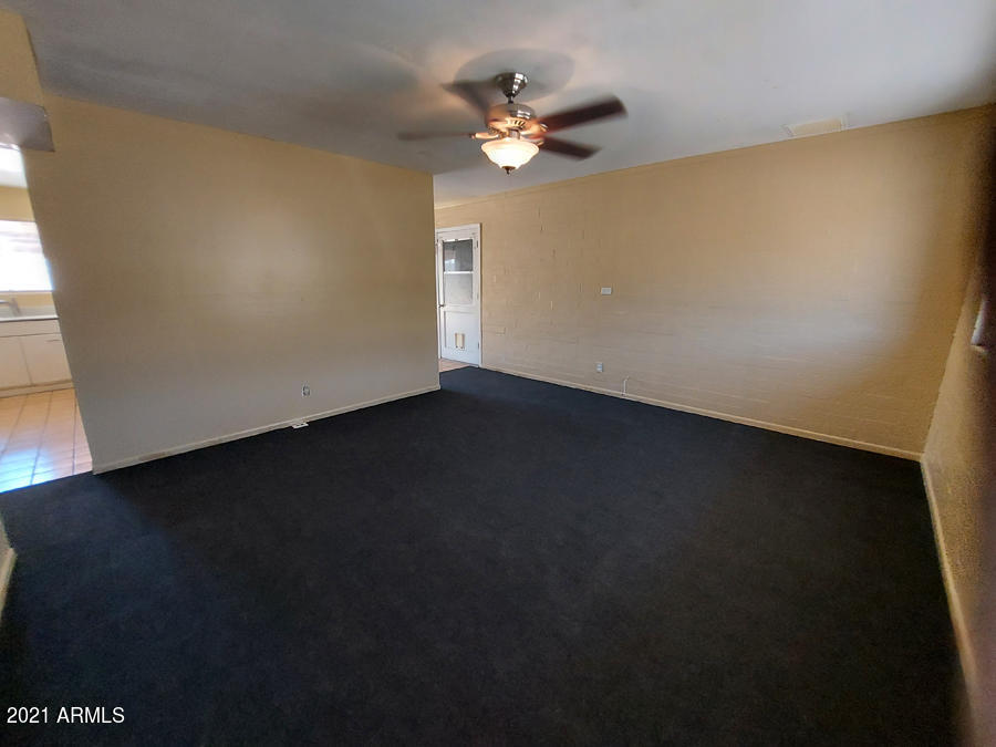 331 Danbury Road Kearny, AZ 85137 - Photo 2 of 19 331 D Living Room