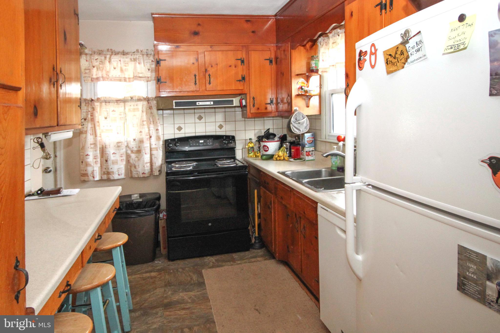 16731 Fairview Road Hagerstown, MD 21740 - Photo 13 of 42 Kitchen Photo 3