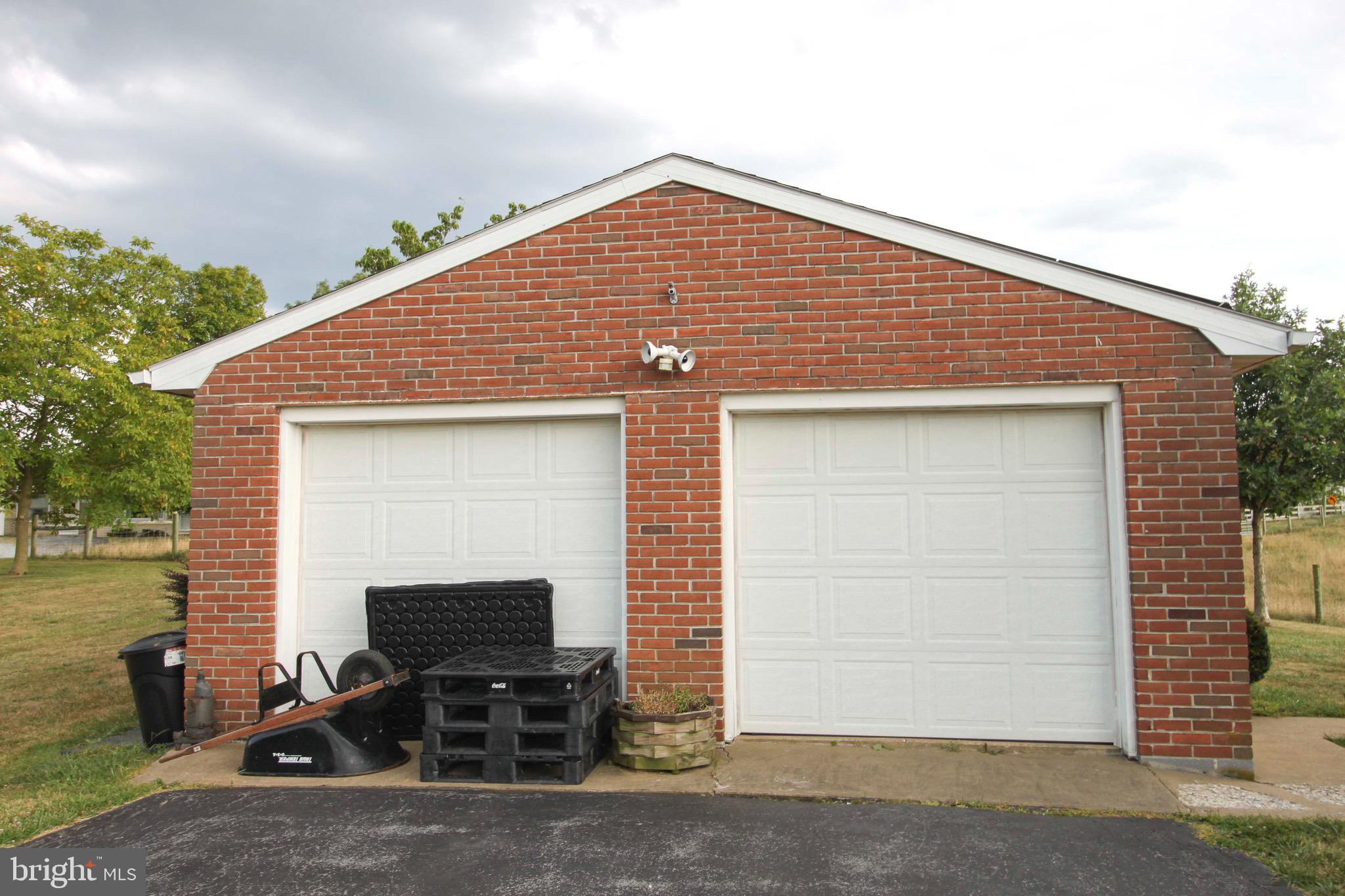 16731 Fairview Road Hagerstown, MD 21740 - Photo 37 of 42 Garage
