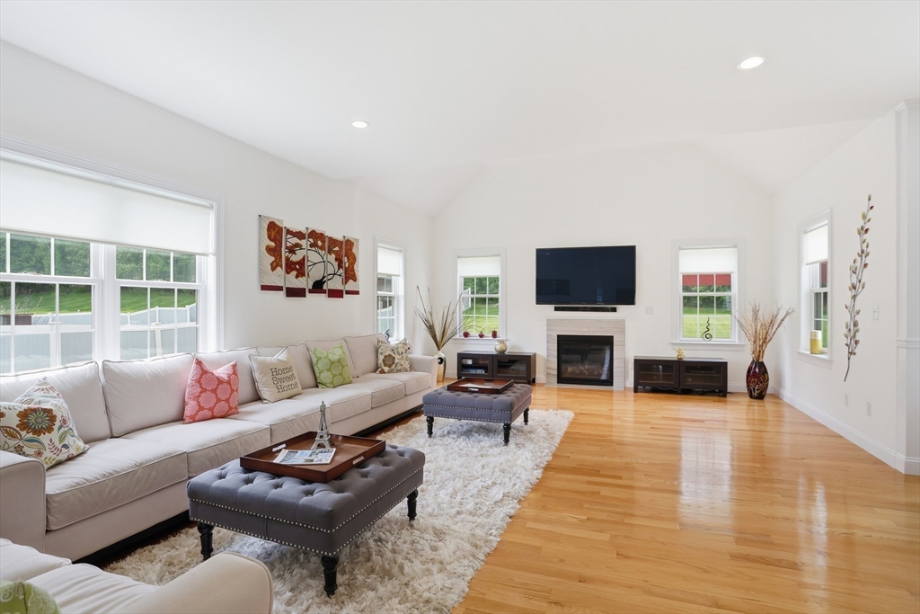 9 Boxwood Road Westford, MA 01886 - Photo 5 of 40