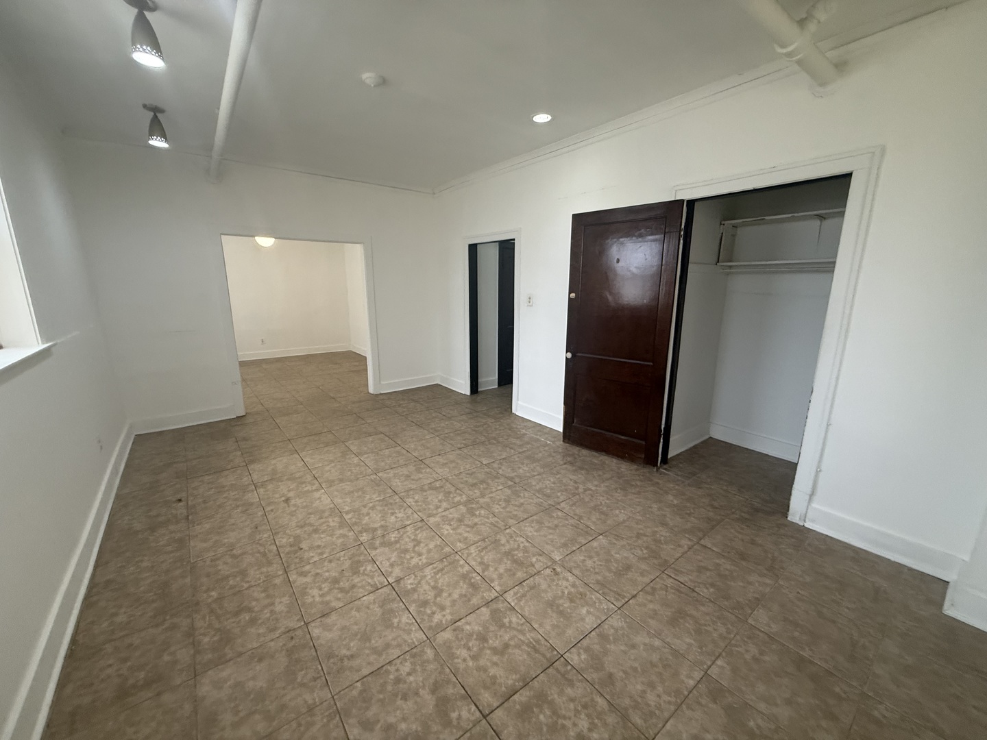 3258 Maple Avenue, Unit BH Berwyn, IL 60402 - Photo 2 of 13
