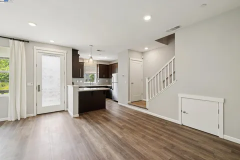 $590,000 | 517 Boyd Street, Santa Rosa, CA 95407