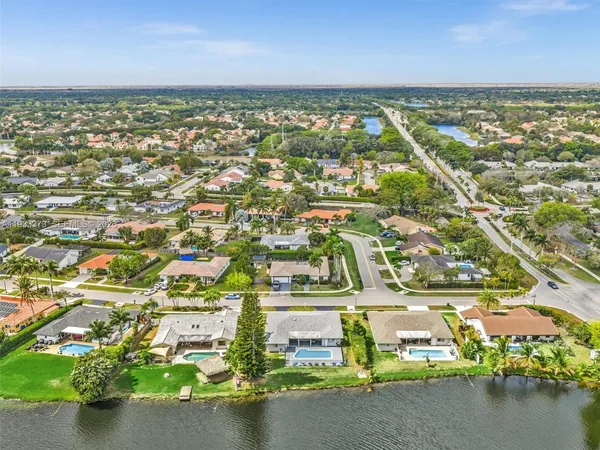$5,500 | 406 Sailboat Circle, Weston, FL 33326