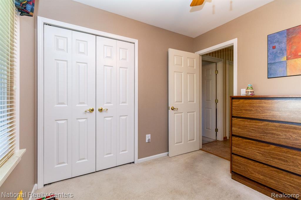 36509 Saxony Road Farmington, MI 48335 - Photo 31 of 49