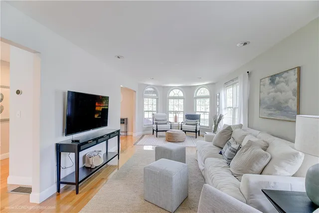 $4,800 | 17 Clinton Street, Newport, RI 02840