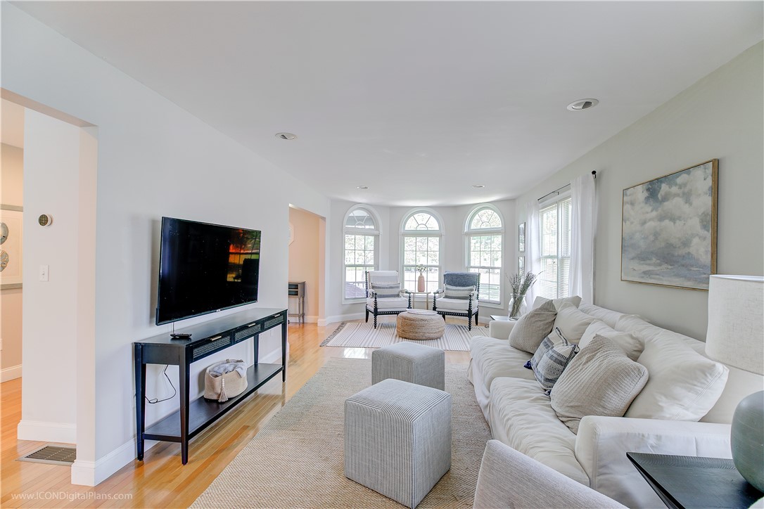 17 Clinton Street Newport, RI 02840 - Photo 4 of 33