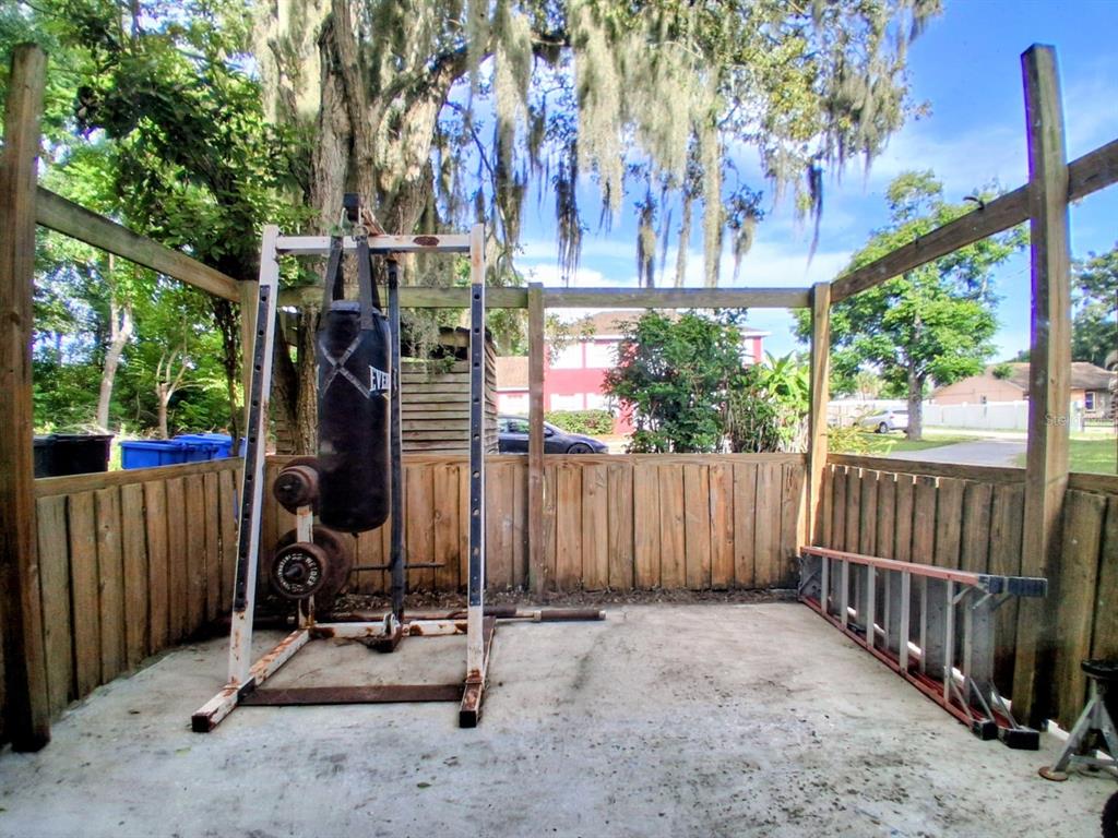 1208 South Taylor Road Seffner, FL 33584 - Photo 34 of 37 Gallery Image 34