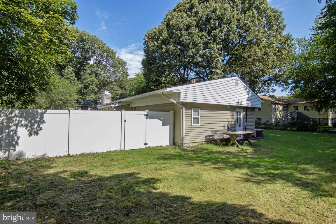 7845 Elizabeth Road Pasadena, MD 21122 - Photo 33 of 36 Side View