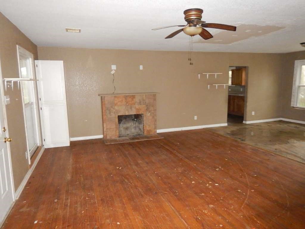 248 Avant Lane Port Arthur, TX 77642 - Photo 3 of 11