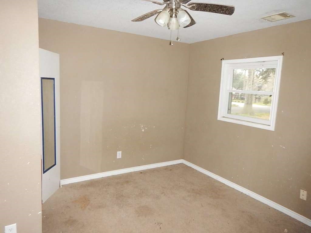 248 Avant Lane Port Arthur, TX 77642 - Photo 5 of 11