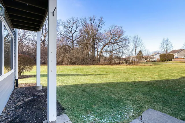 $210,000 | 17475 Chestnut Lane, Gurnee, IL 60031