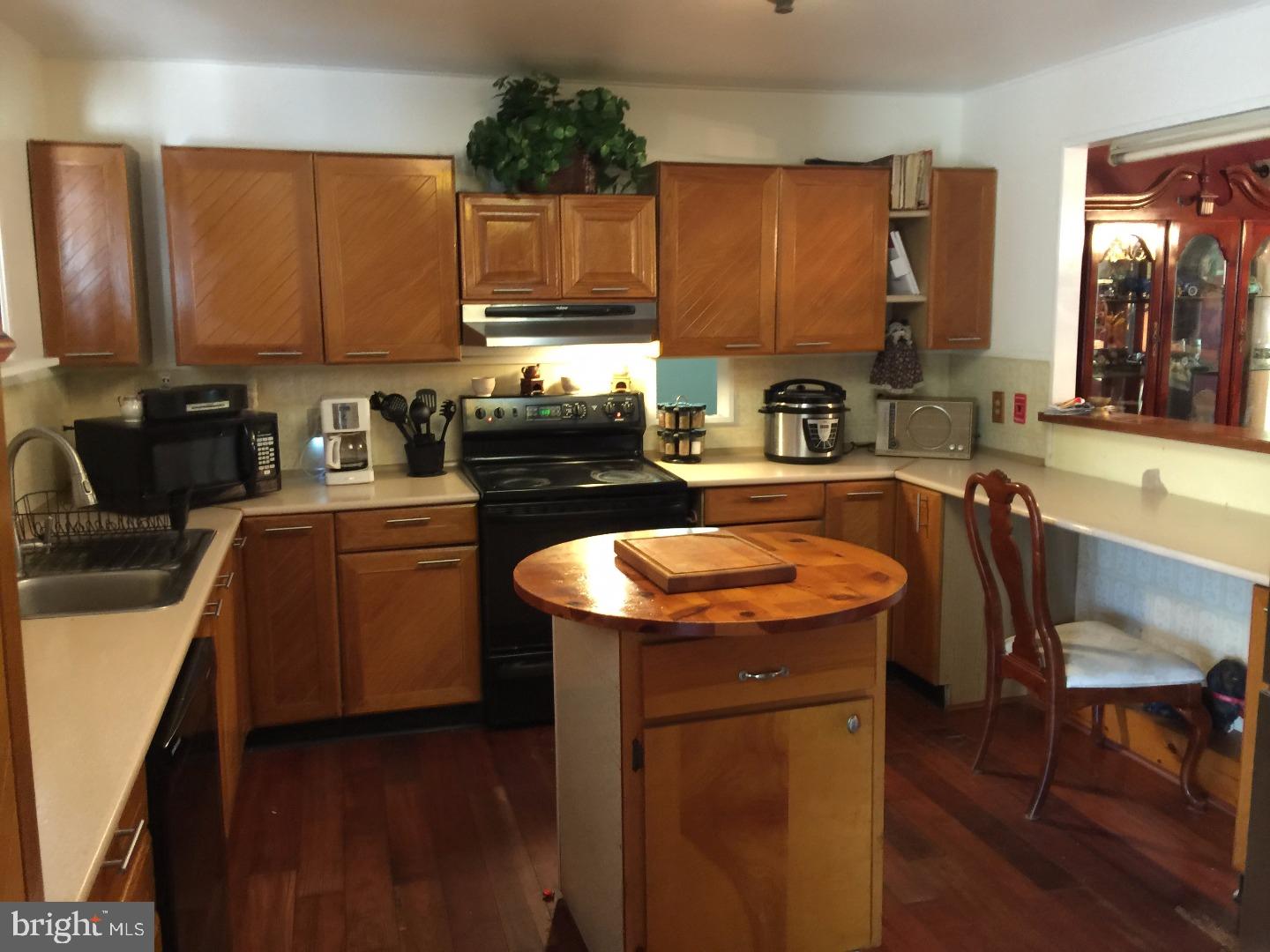 44 Ivory Rock Road Levittown, PA 19057 - Photo 3 of 20 Gallery Image 3
