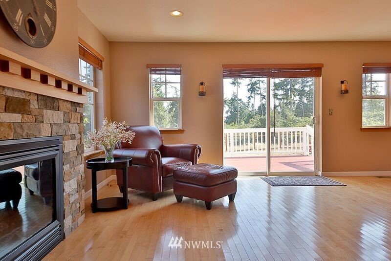 1098 East Bush Point Road Freeland, WA 98249 - Photo 14 of 25 Gallery Image 14