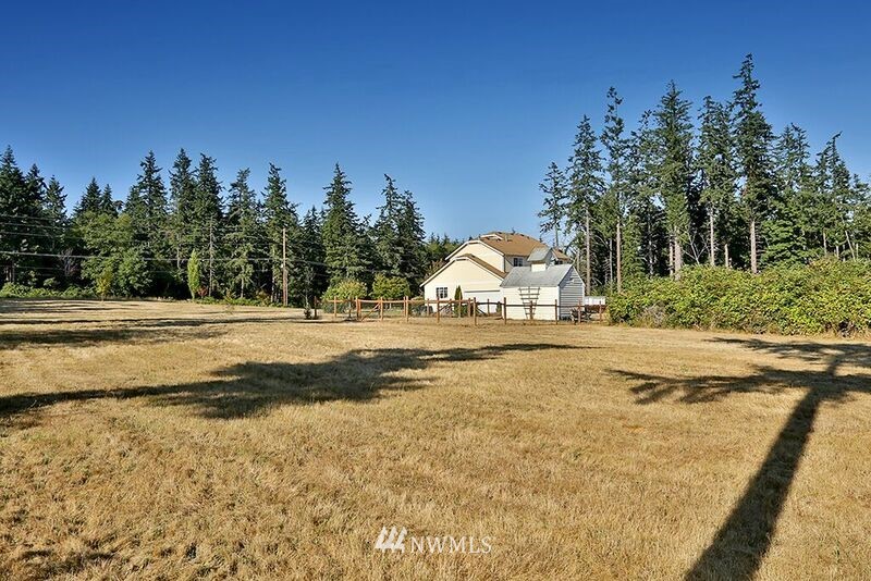 1098 East Bush Point Road Freeland, WA 98249 - Photo 22 of 25 Gallery Image 22