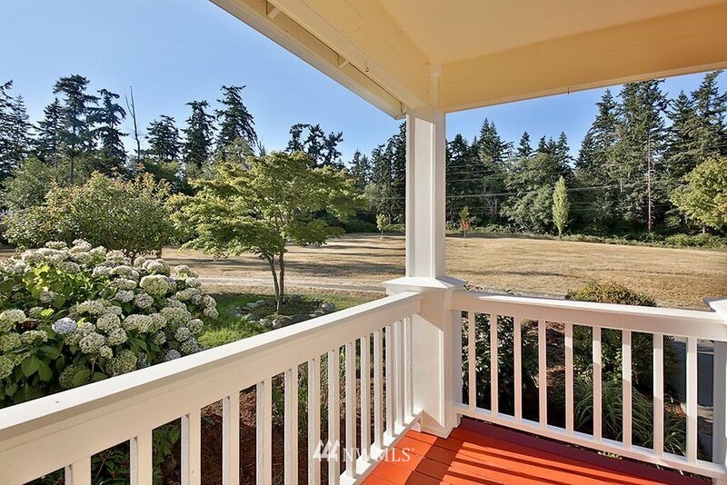 1098 East Bush Point Road Freeland, WA 98249 - Photo 5 of 25 Gallery Image 5