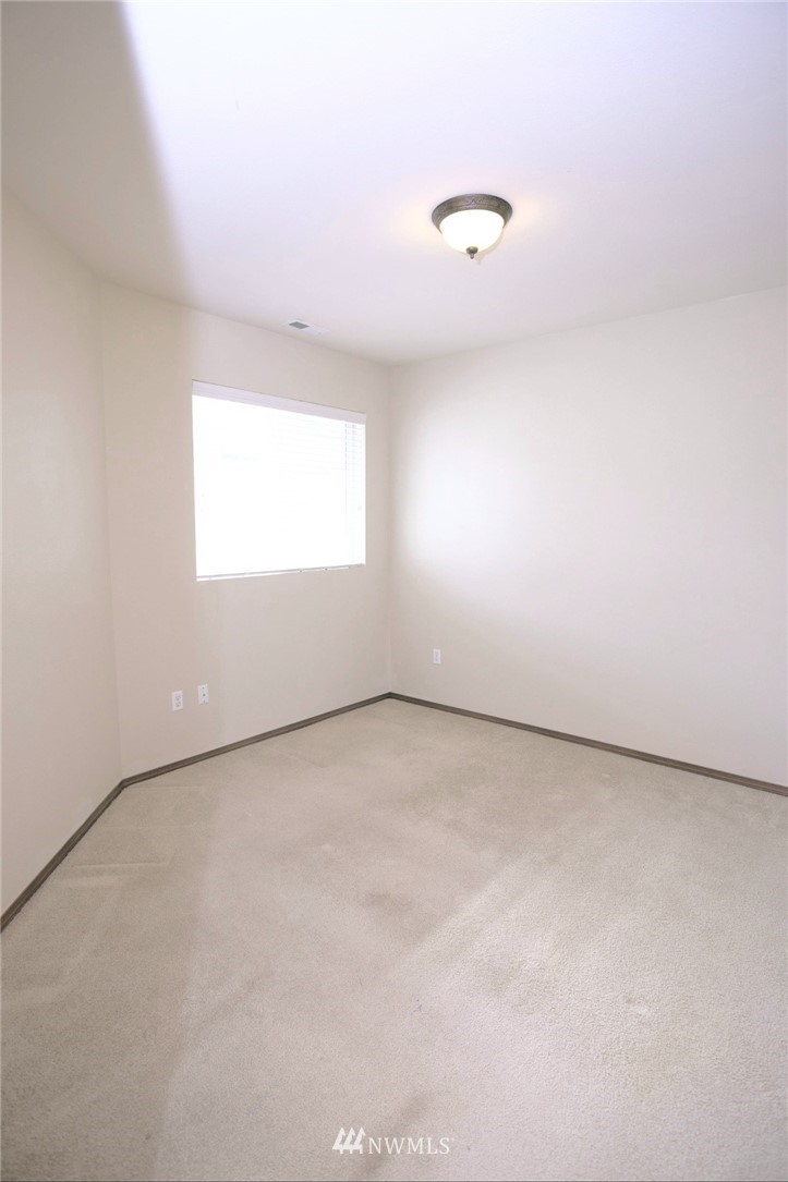 295 East Fulton Way Bremerton, WA 98310 - Photo 22 of 30 Gallery Image 22