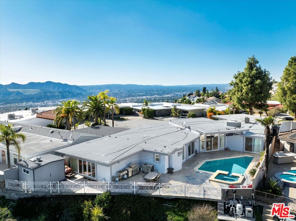 1975 Deermont Road Glendale, CA 91207 - Photo 36 of 42 a view of a houses with a city street