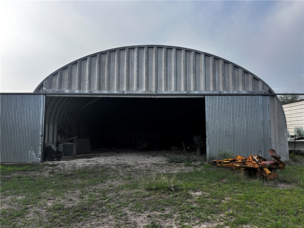 2606 Old St Marys Road Beeville, TX 78102 - Photo 7 of 12