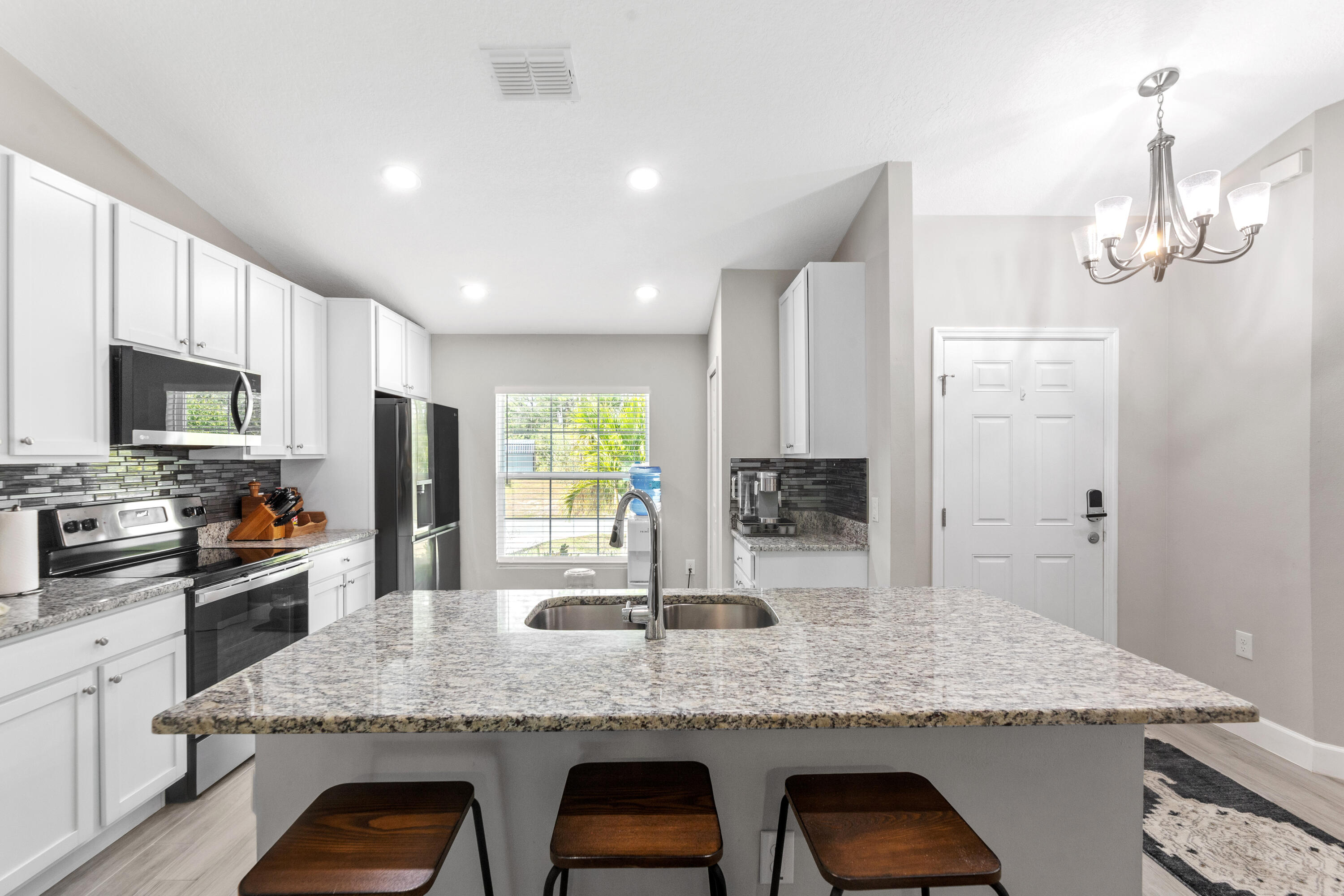 587 Plumbago Road Northwest Palm Bay, FL 32907 - Photo 15 of 42 15-Image15