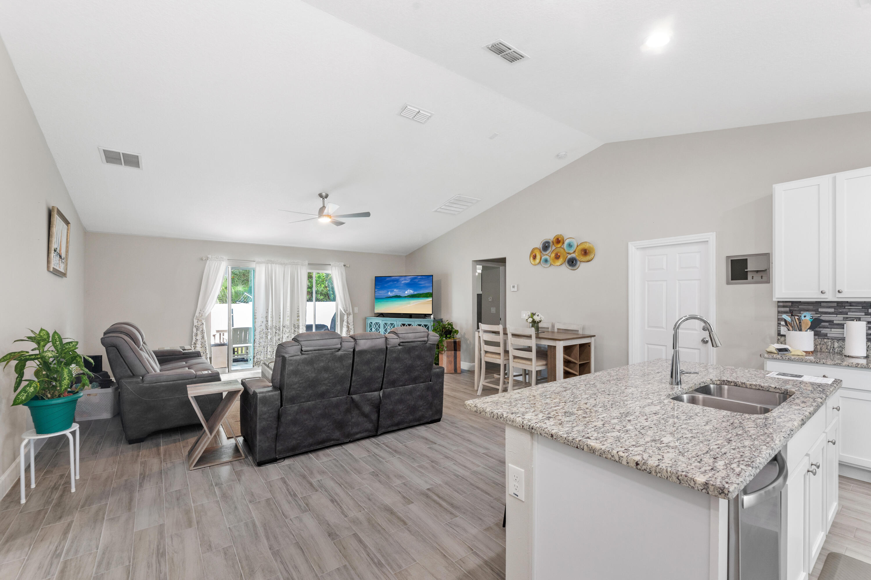 587 Plumbago Road Northwest Palm Bay, FL 32907 - Photo 10 of 42 10-Image10