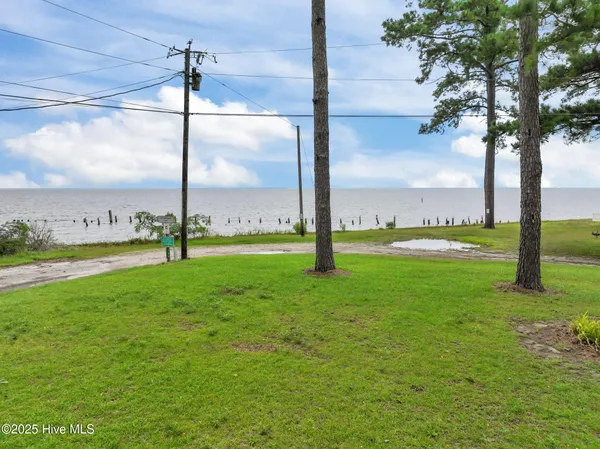 $132,000 | 148 Rhodes Drive, Columbia, NC 27925