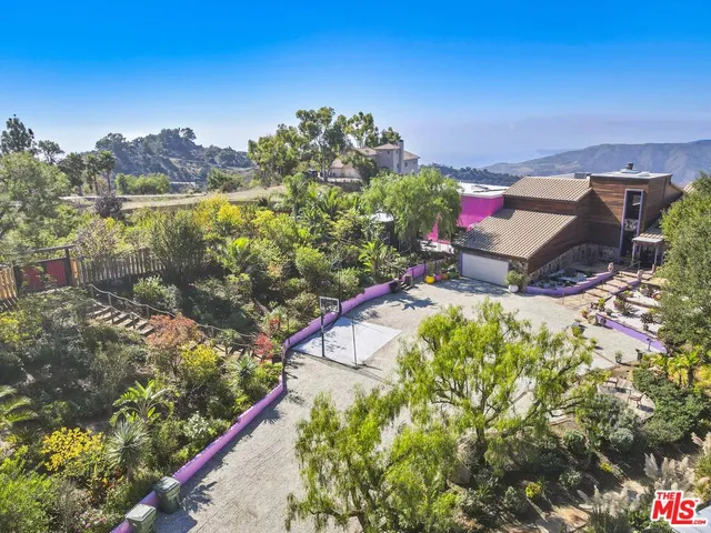 $4,500,000 | 231 Loma Metisse Road, Malibu, CA 90265