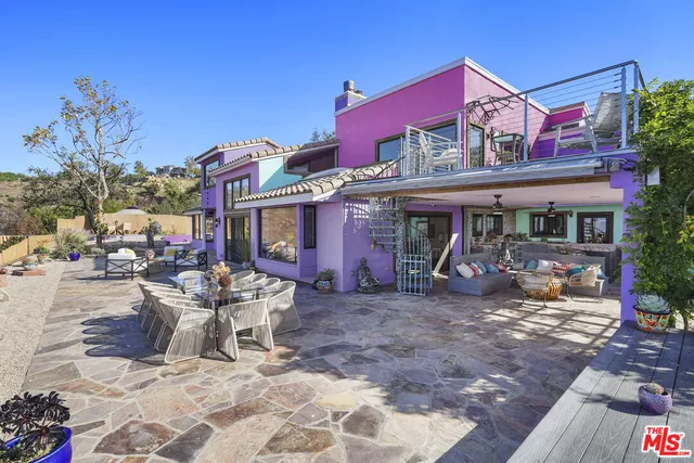 $4,500,000 | 231 Loma Metisse Road, Malibu, CA 90265
