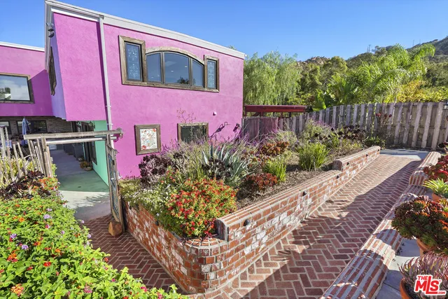 $4,500,000 | 231 Loma Metisse Road, Malibu, CA 90265