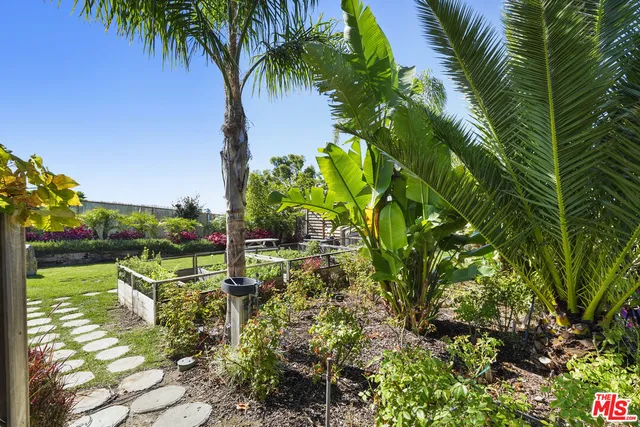 $4,500,000 | 231 Loma Metisse Road, Malibu, CA 90265