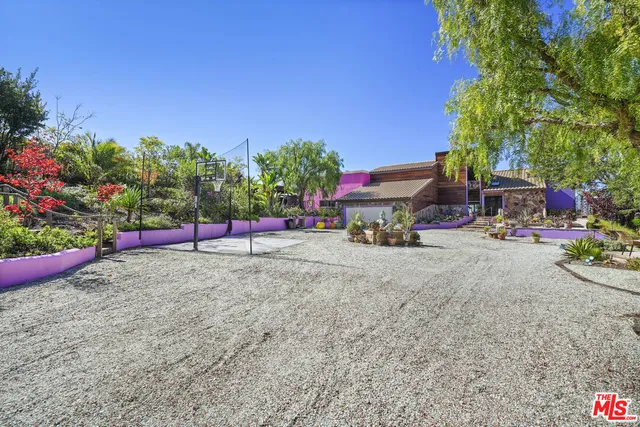 $4,500,000 | 231 Loma Metisse Road, Malibu, CA 90265