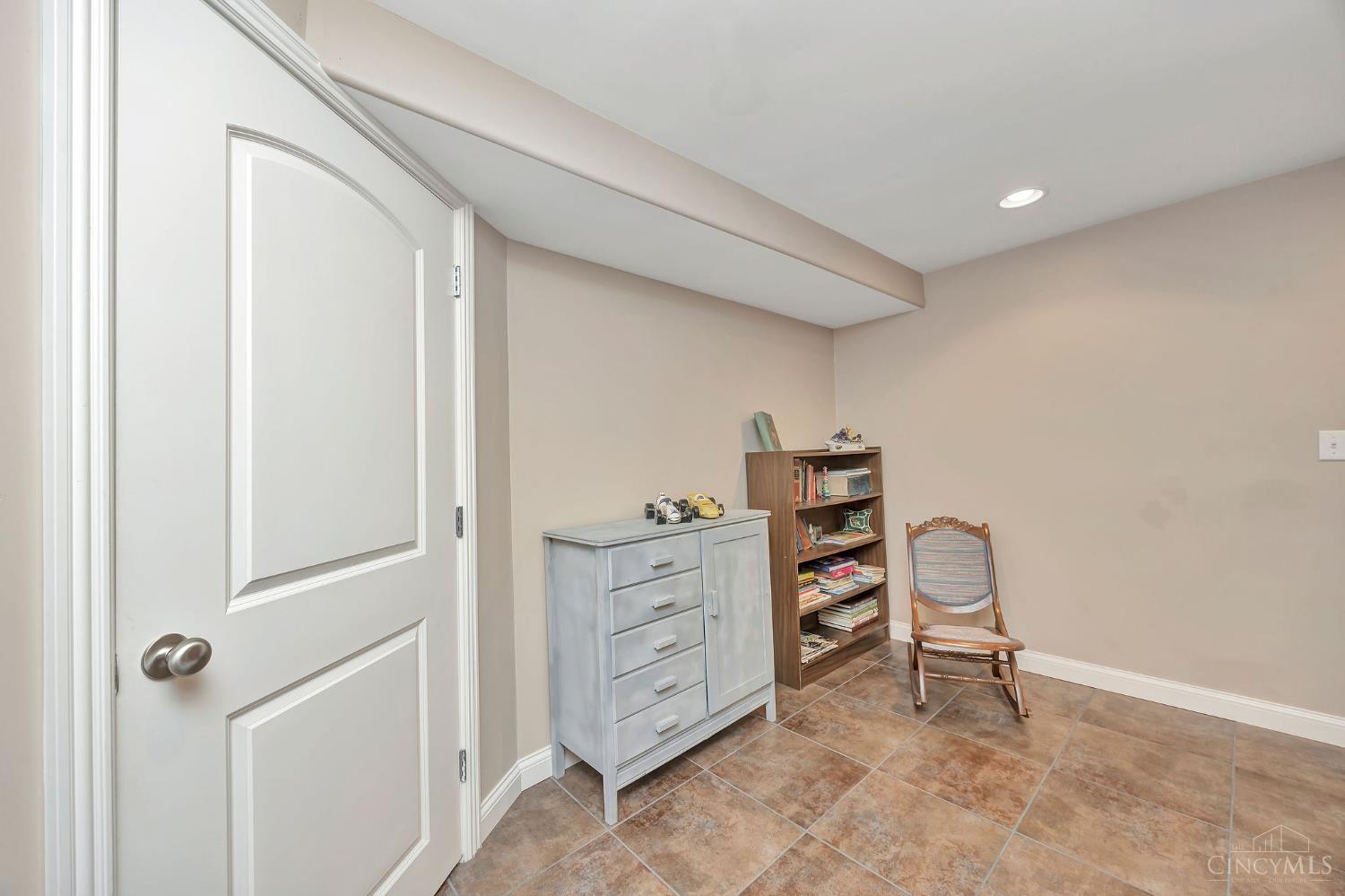 5720 Werk Road Cincinnati, OH 45248 - Photo 32 of 44