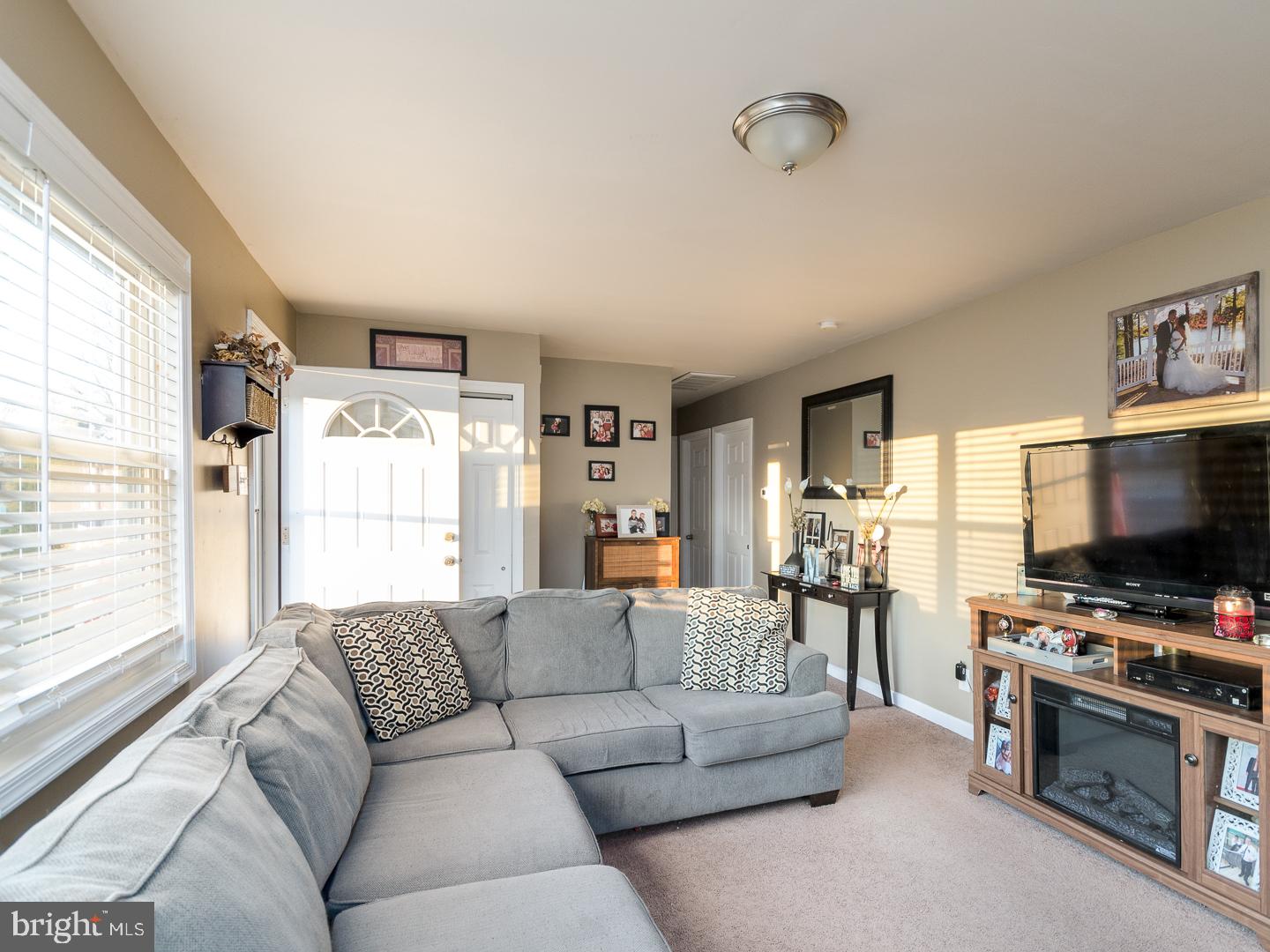 14 Oxford Road Marlton, NJ 08053 - Photo 7 of 23 Living Room