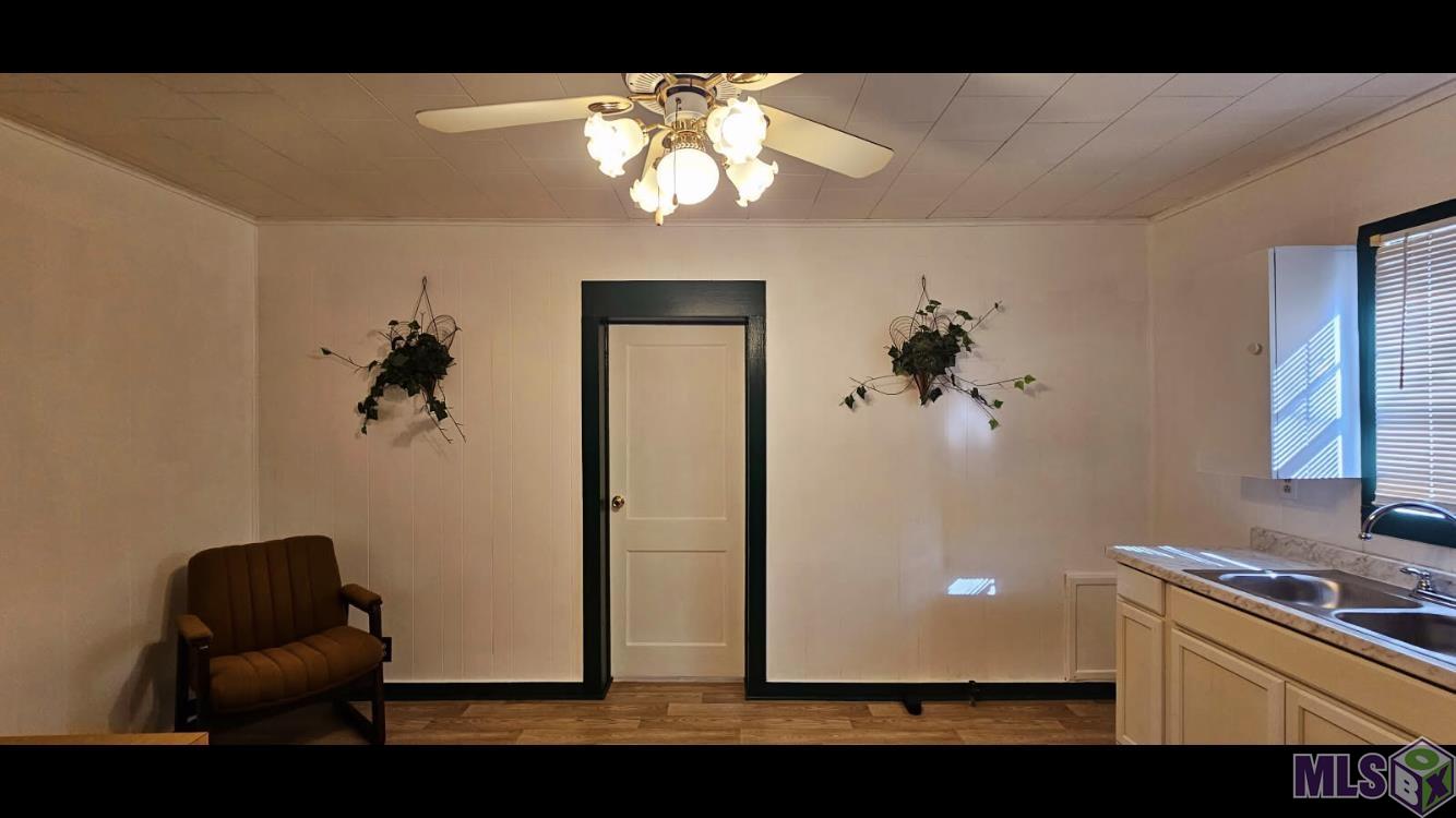 704 Ash Street Franklin, LA 70538 - Photo 5 of 13 Kitchen / Den