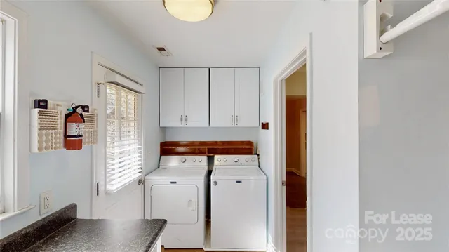 a view of utility room